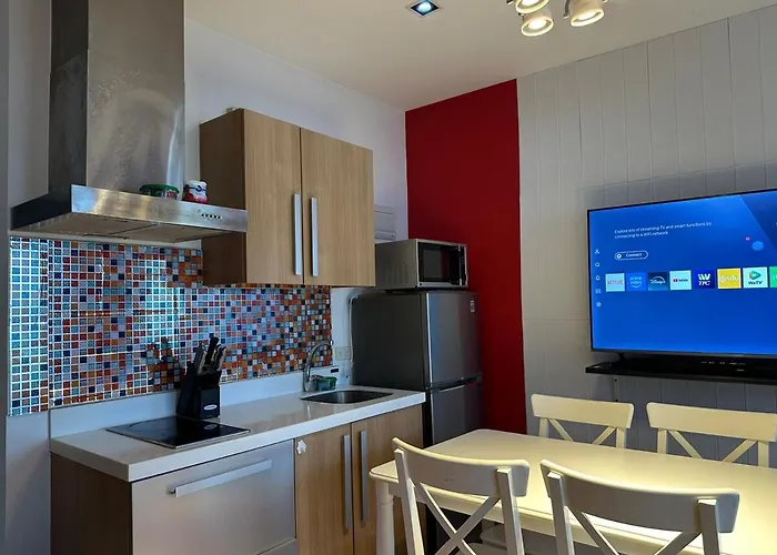 Stylish View Flat Cozy With Netflix Wifi In The Knightsbridge Residences Apartamento Manila