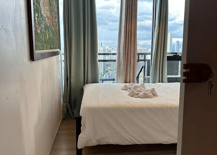 Stylish View Flat Cozy With Netflix Wifi In The Knightsbridge Residences Manila